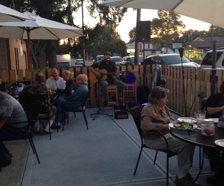 Aponte’s Pizzeria & Family Restaurant